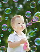 Farmaci silenziatori genici ‘fluttuanti’ nel cervello con gli esosomi